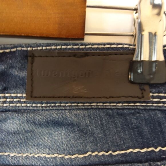 Twenty-one black five pocket distressed curvy slim bootcut jeans - Picture 14 of 16